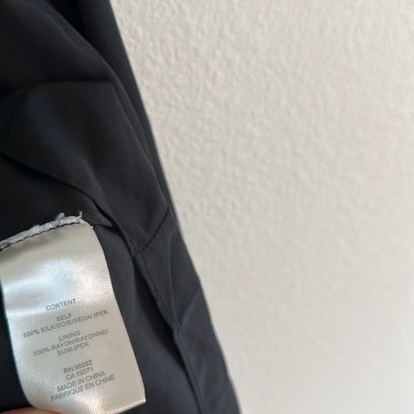 Tibi 100% Silk High Low Hem Peplum Minimalist Black Top - Picture 9 of 10